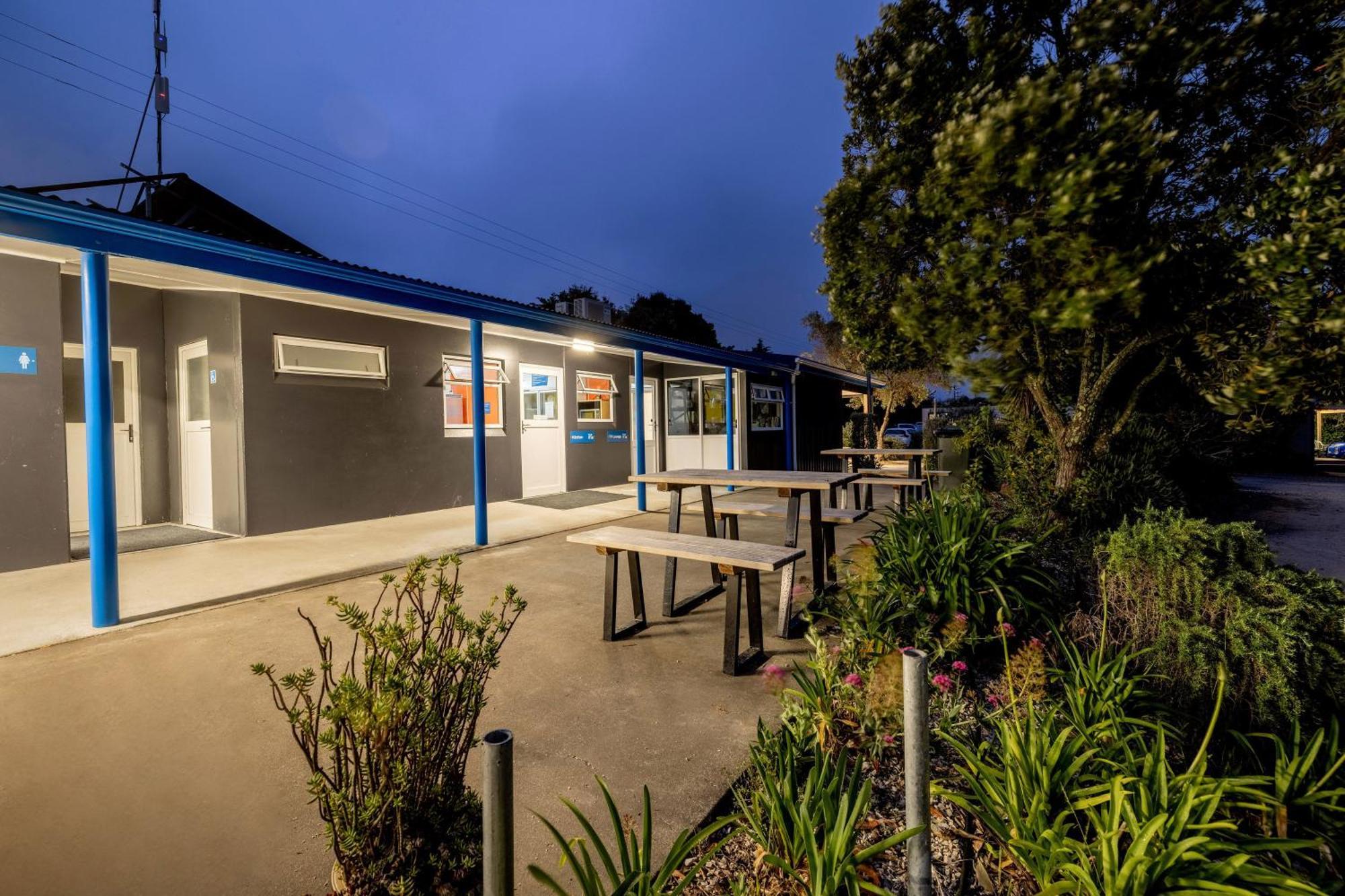 Napier Beach Top 10 Holiday Park & Motels Exterior photo