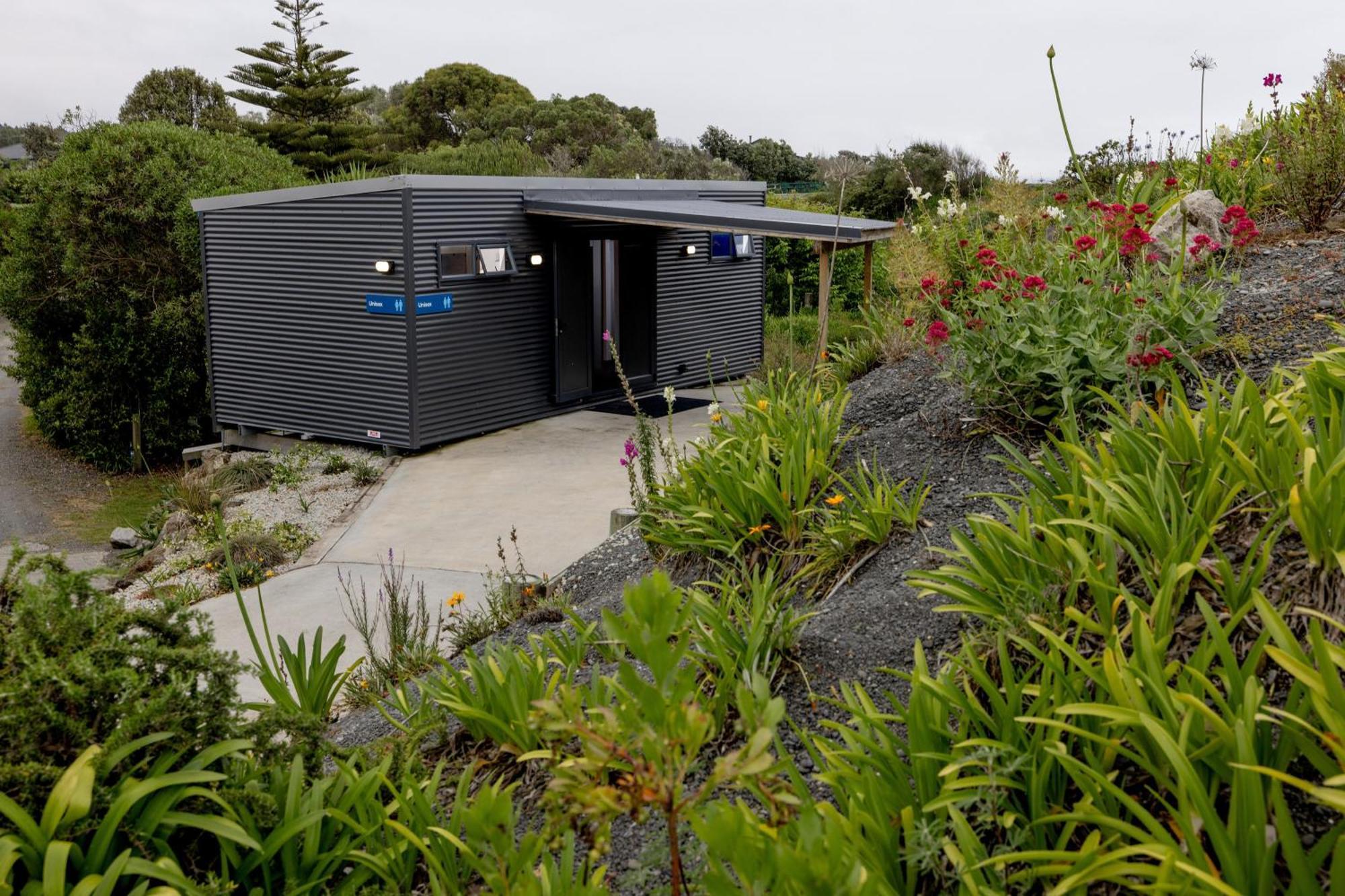 Napier Beach Top 10 Holiday Park & Motels Exterior photo