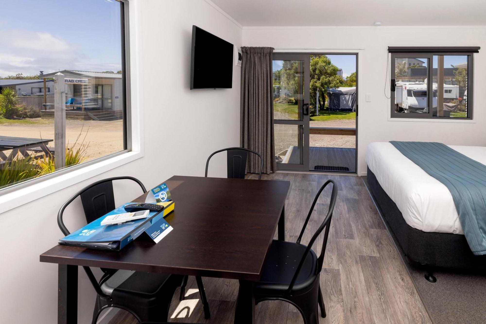 Napier Beach Top 10 Holiday Park & Motels Exterior photo