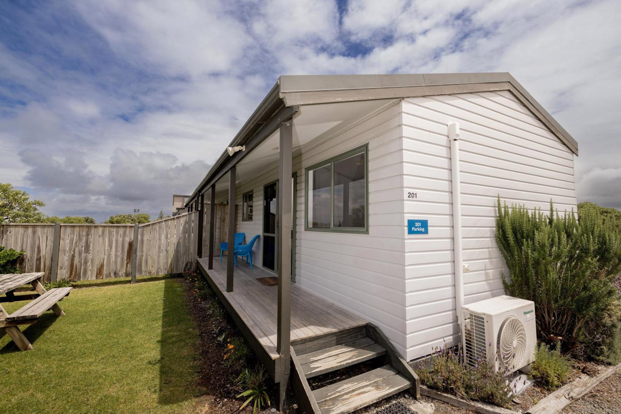 Napier Beach Top 10 Holiday Park & Motels Exterior photo